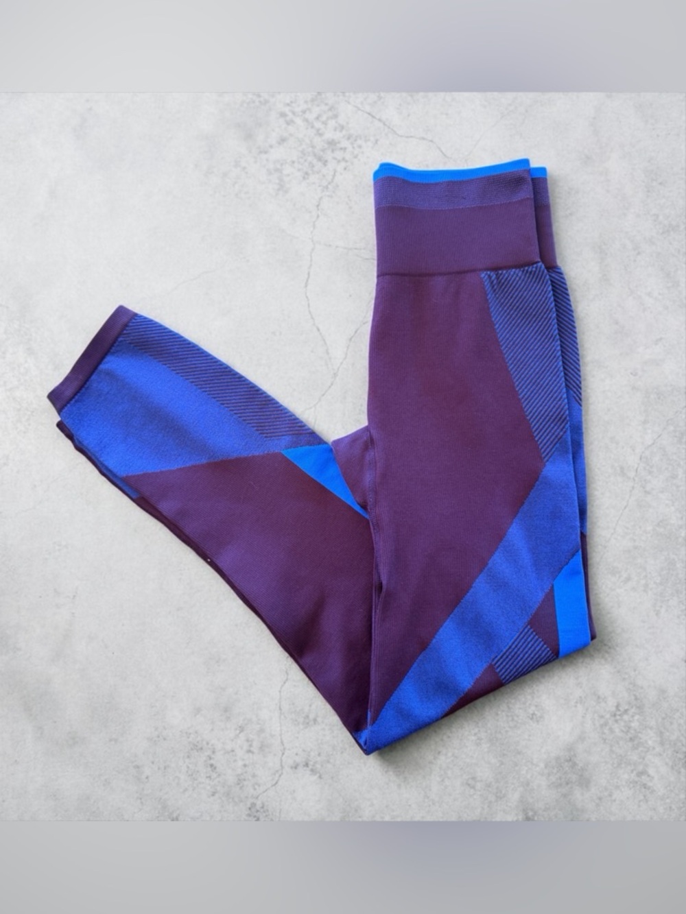 PINK Victoria’s Secret Leggings Medium Purple Blue Colorblock Activewear
